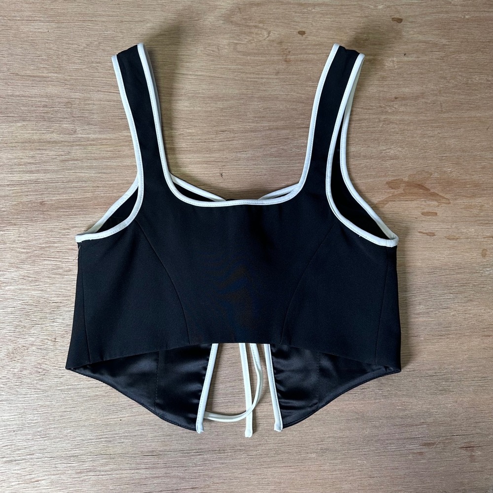 Rumored Black White Contrast Binding Tie Front Corset Top Small NWT - Picture 5 of 8